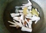 山寨版红烧凤爪步骤2