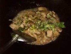 香草肉片烩白茄步骤4