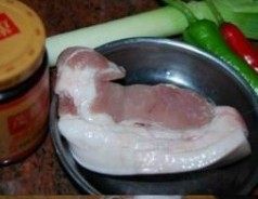 香辣五花肉步骤1
