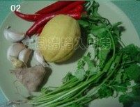 泰式柠檬蒸鲈鱼步骤2