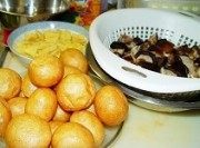 香菇烧面筋步骤1