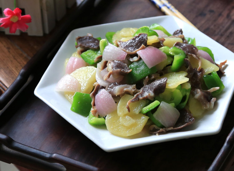 鸭肫炒土豆青椒步骤10