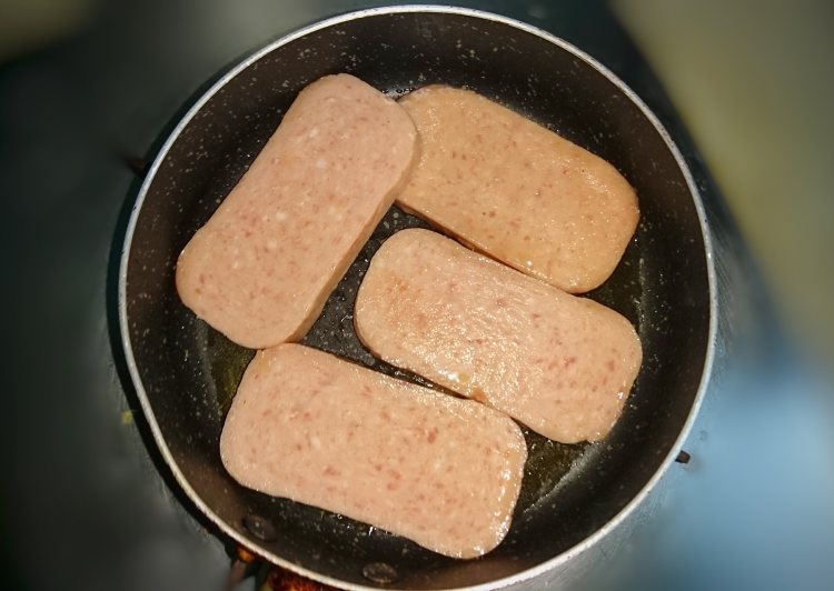 牛油果午餐肉三明治步骤3