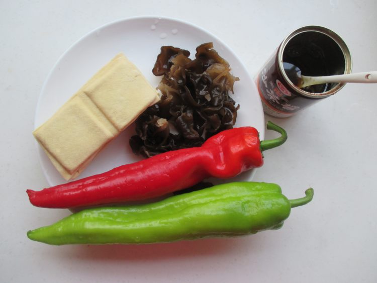 沙茶酱豆干步骤1