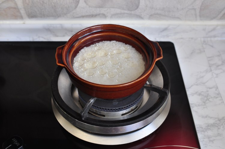 咸肉煲仔饭步骤5