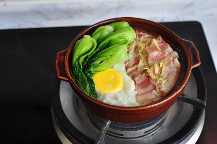 咸肉煲仔饭步骤9