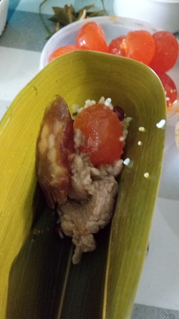 红豆咸蛋腊肠肉粽步骤10