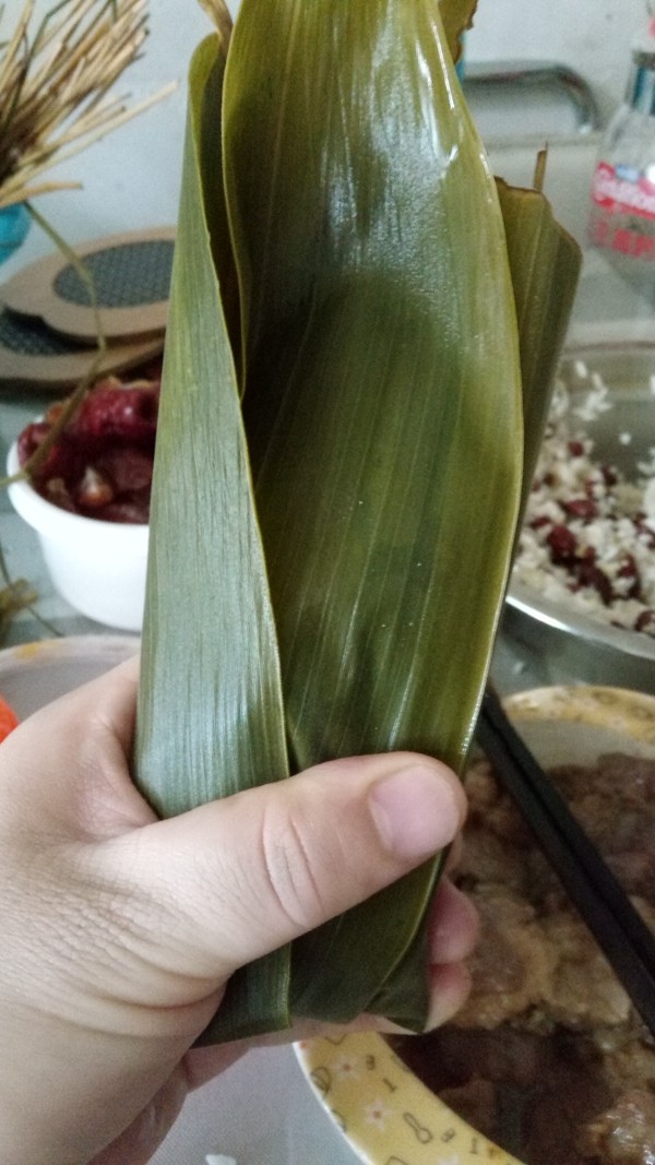 红豆咸蛋腊肠肉粽步骤12