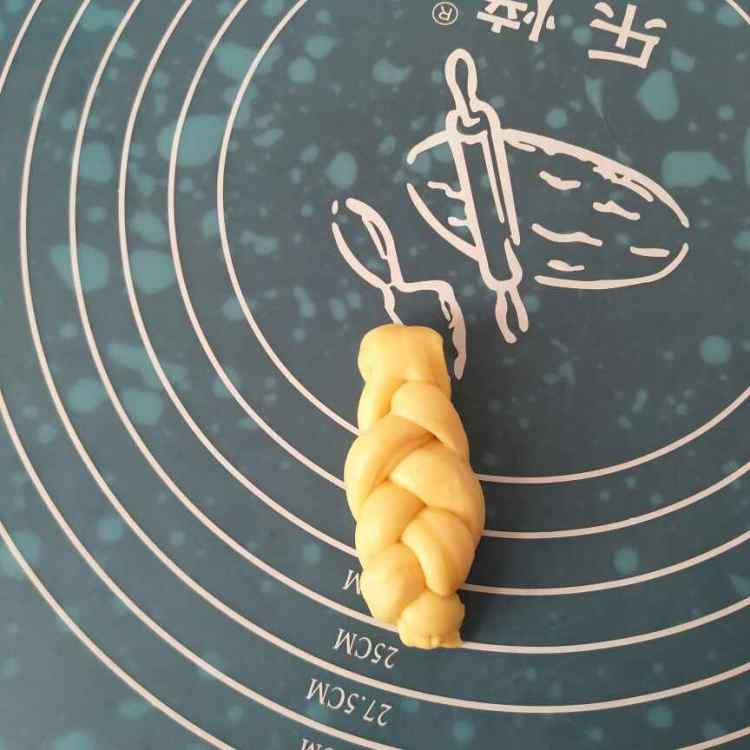 黄金小辫子面包步骤12