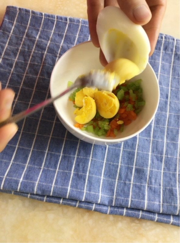 蔬菜鸡蛋沙拉步骤5