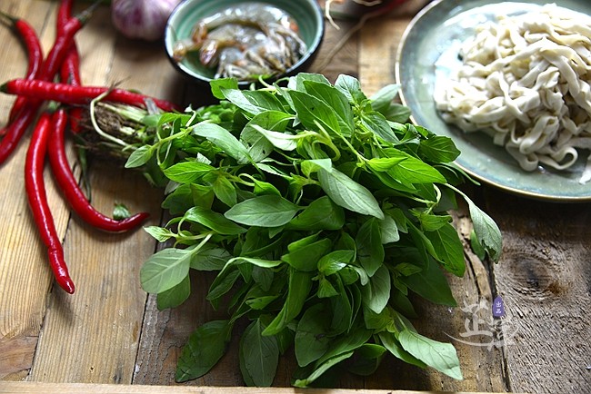 鸡丁浇汁面步骤2