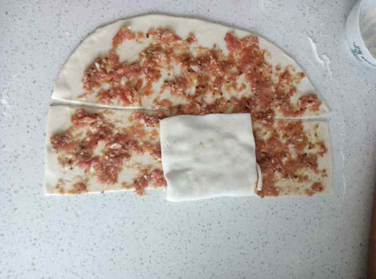 香菇猪肉千层饼步骤7