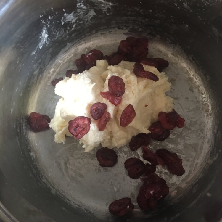 蔓越莓奶酪司康步骤7