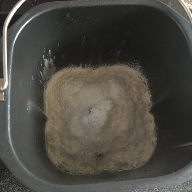 蔓越莓奶酪包步骤1