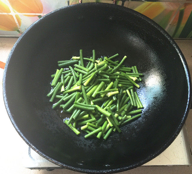 蒜苔炒牛肉步骤4