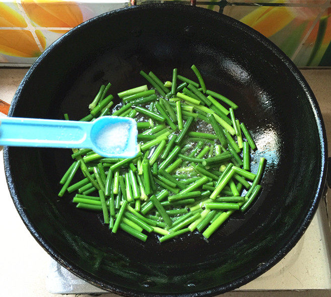 蒜苔炒牛肉步骤5