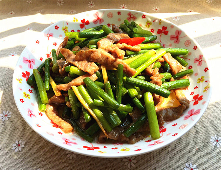 蒜苔炒牛肉步骤13