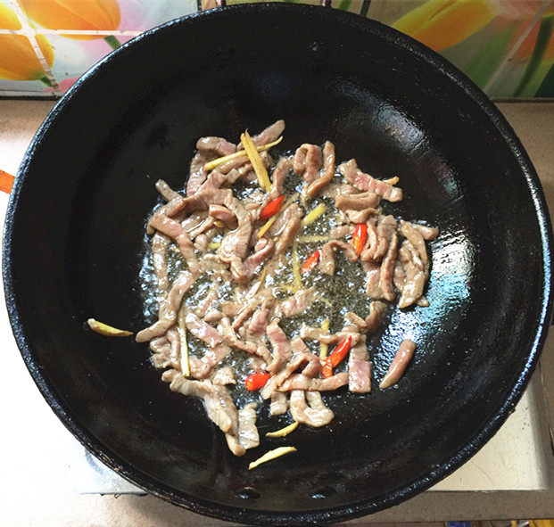 蒜苔炒牛肉步骤8