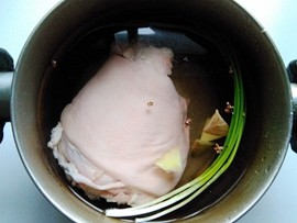 冰糖炖蹄髈#本味家乡步骤2