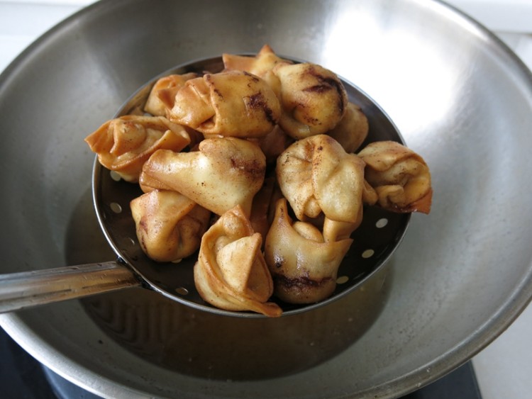 油炸馄饨步骤4