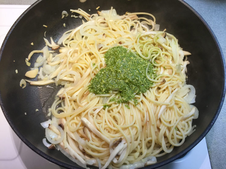 青酱炒意大利面步骤9