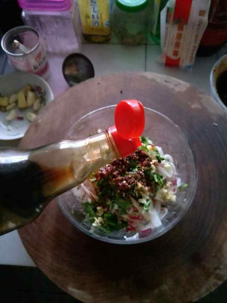 凉拌红皮萝卜丝步骤9