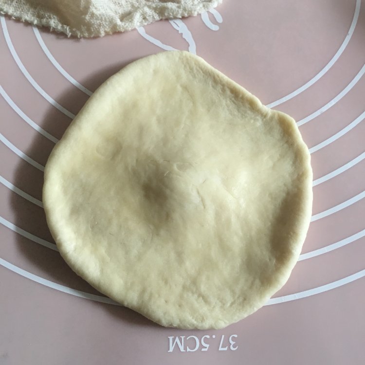 金枪鱼小餐包步骤5