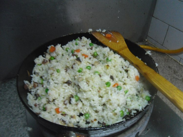 香菇火腿炒饭步骤10