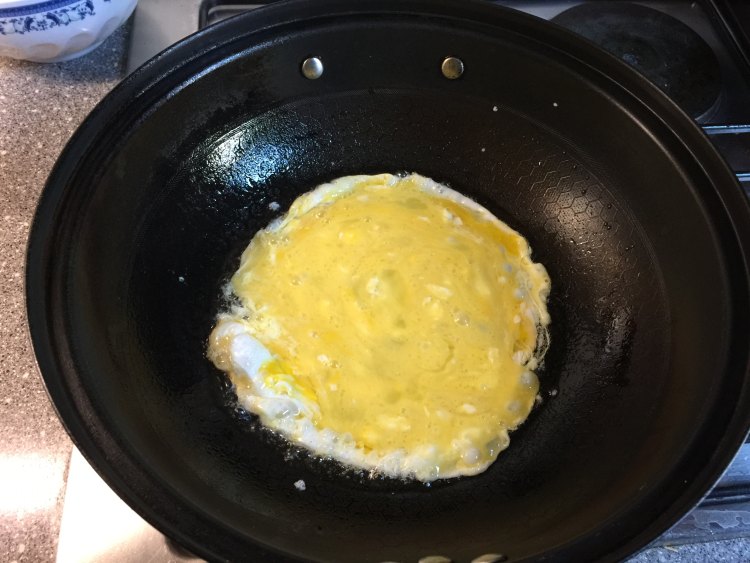 樱花虾蛋炒饭步骤2