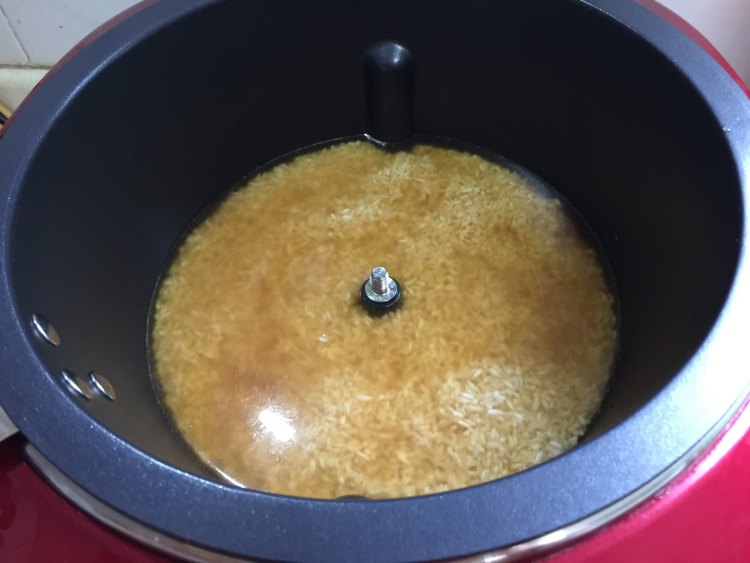 腊味双拼煲仔饭步骤4