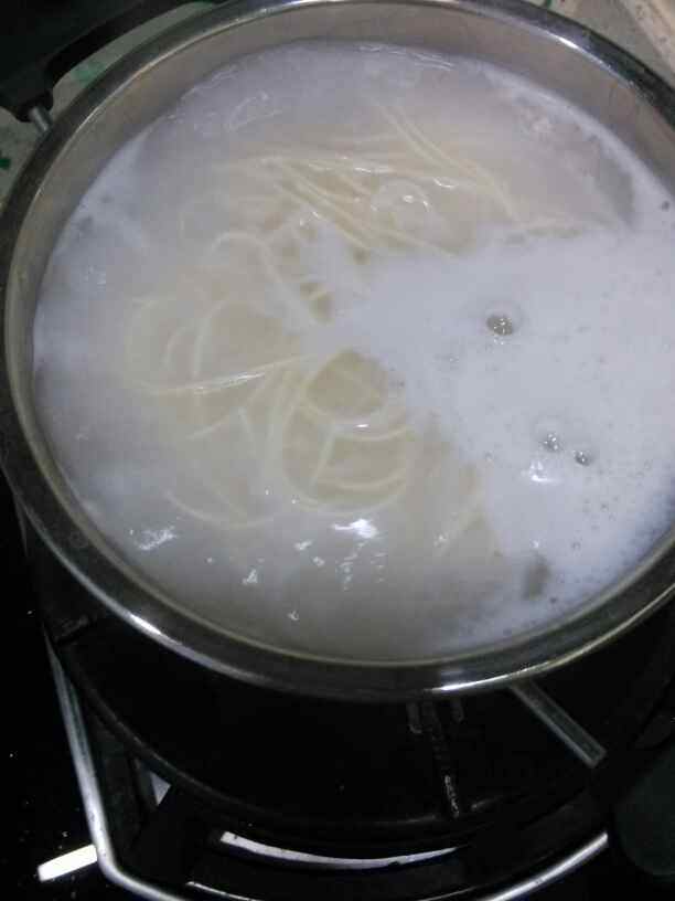 香菇胡萝卜肉末面步骤9