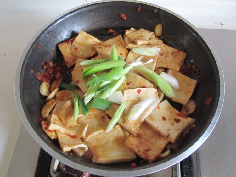 辣炒千叶豆腐步骤6