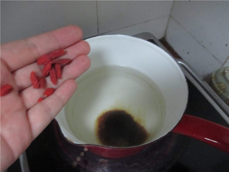 阿胶红枣汤步骤3