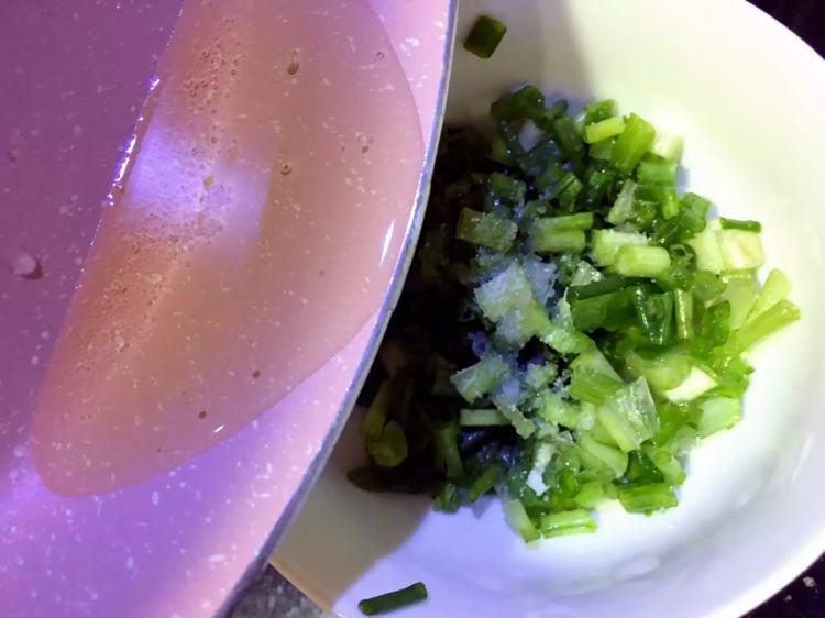葱油金针菇步骤9