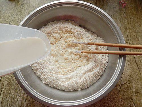 淡奶油酥粒排包步骤1
