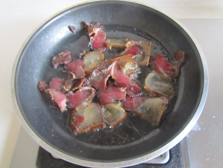 腊肉土豆片步骤2