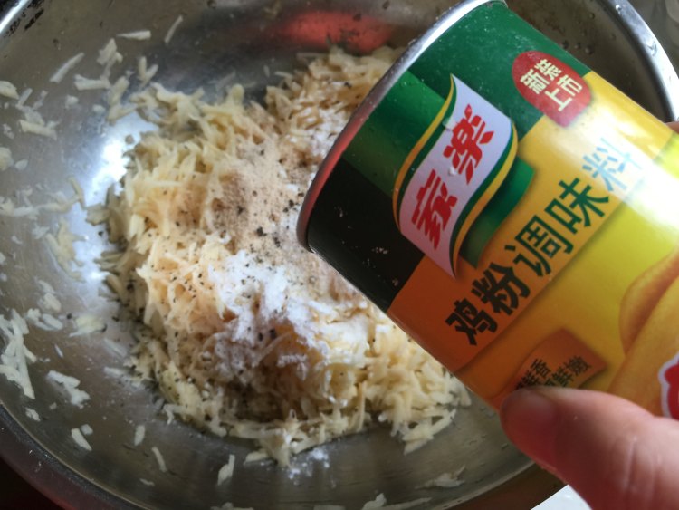 三文鱼牛油果土豆丝披步骤3