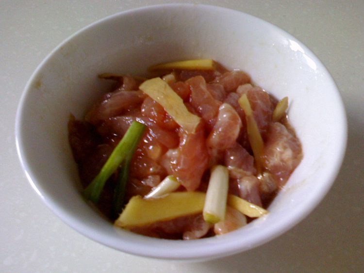 芦笋炒肉丝步骤2