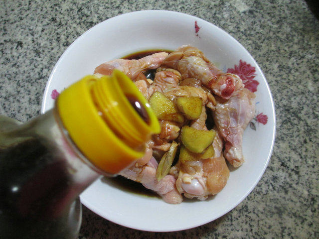 炸酱油鸡翅根步骤3