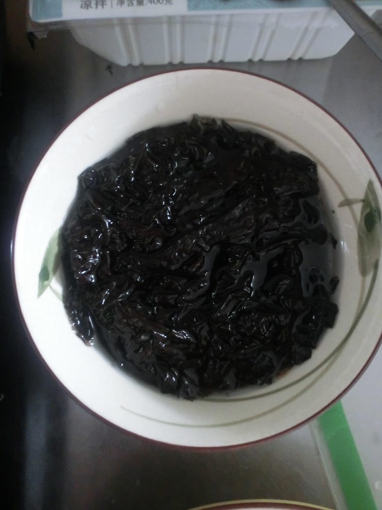 虾皮紫菜豆腐汤步骤1