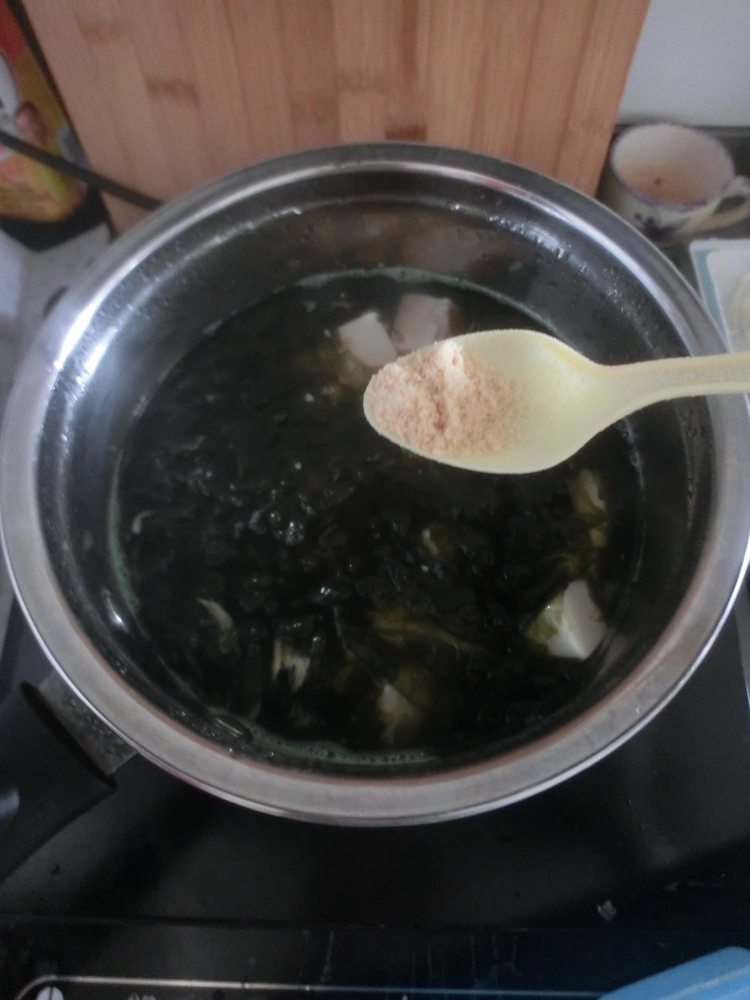 虾皮紫菜豆腐汤步骤7