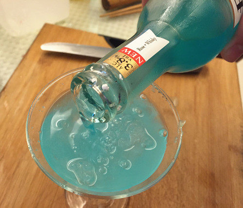 蓝色玛格丽特鸡尾酒步骤7