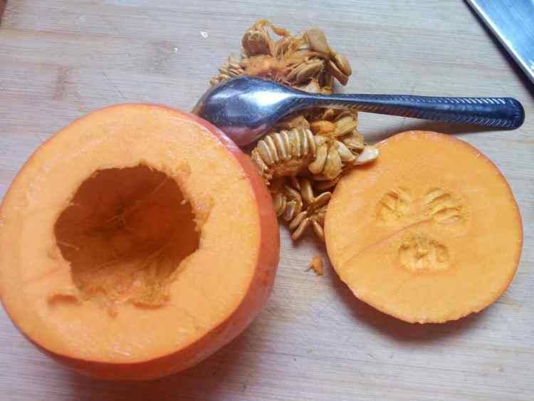 南瓜蒸鸡蛋步骤1
