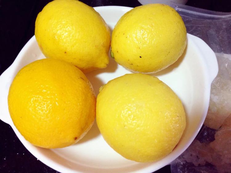 冰糖炖柠檬#新鲜从这步骤1