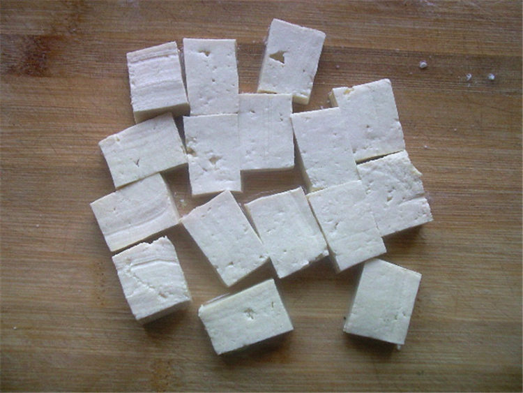 白菜丸子炖豆腐步骤3