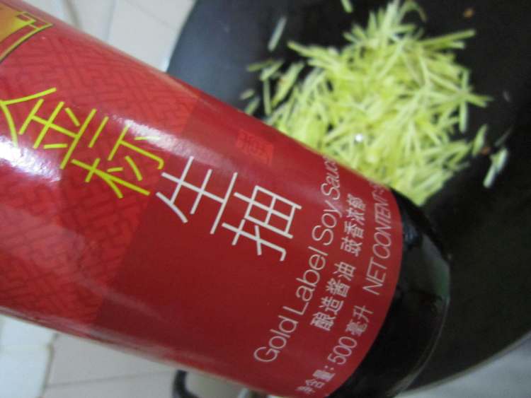 醋炒红薯丝步骤6