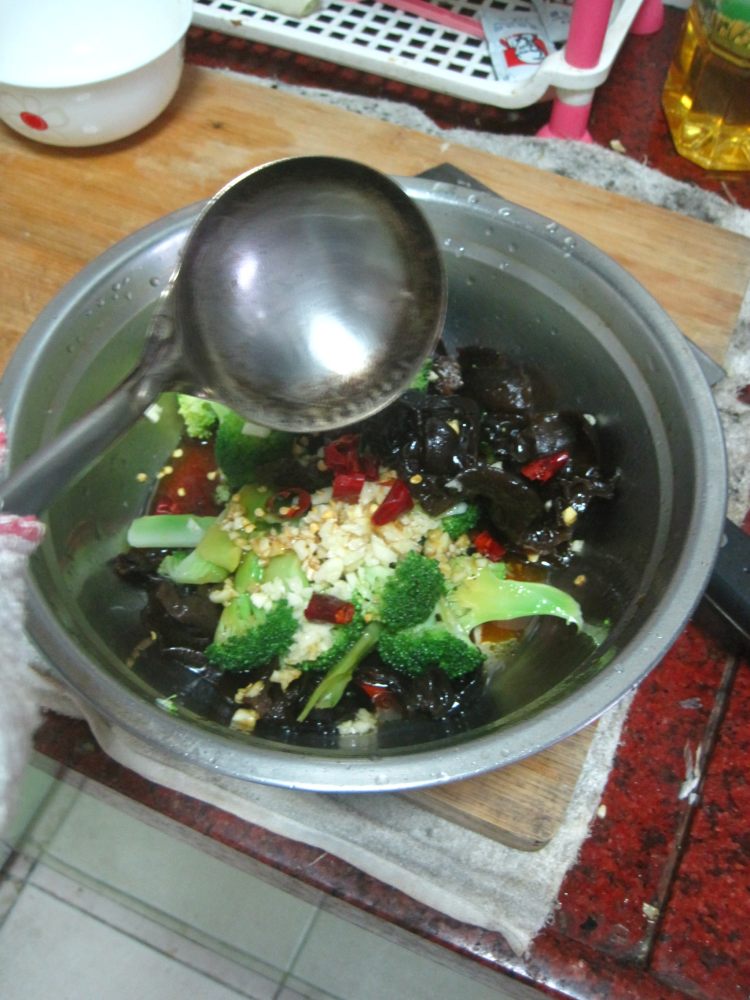 蒜香木耳西兰花步骤9