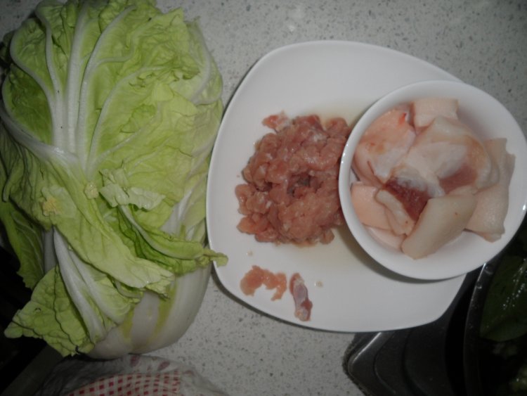 白菜肉丝步骤1