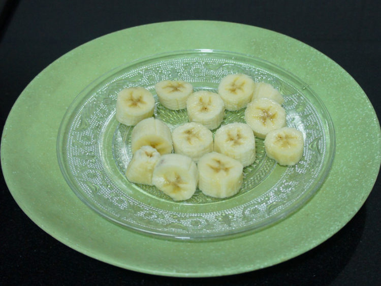 香蕉牛奶饮步骤2