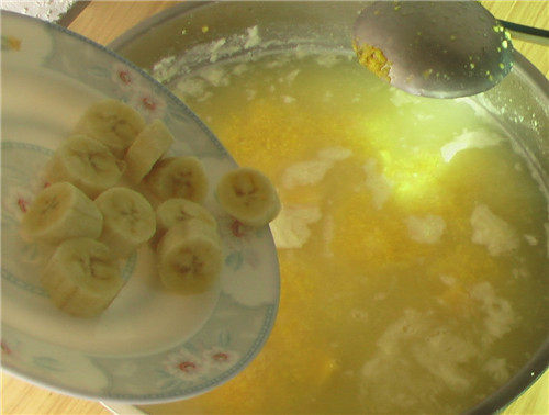 香蕉红薯玉米粥步骤8